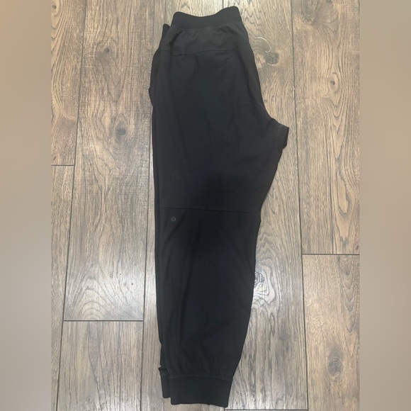 lululemon athletica Black ABC XL Joggers. 28 inseam. - Picture 4 of 5